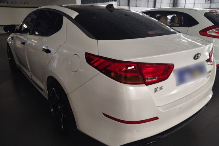 Used Kia K5 2014 2.0L Automatic LUXURY Rear Left 45 Deg