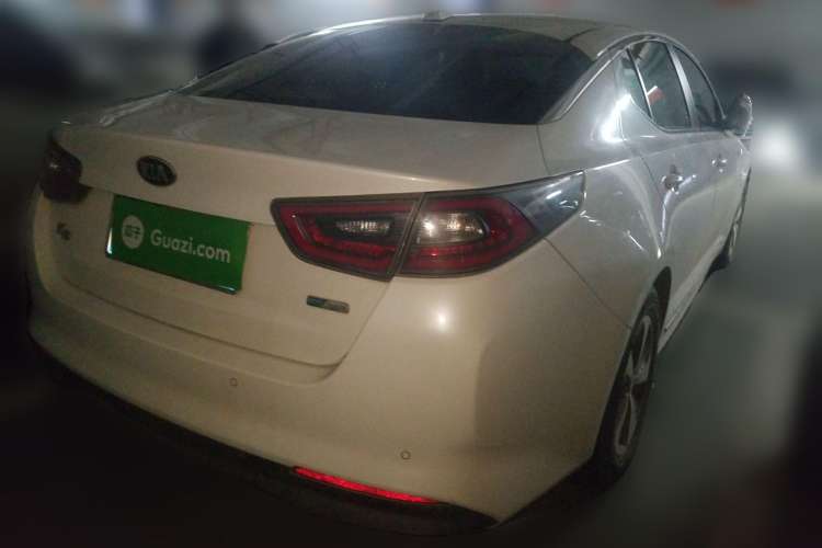 Used Kia K5 2014 2.0L Hybrid Luxury Edition Rear Right 45 Deg