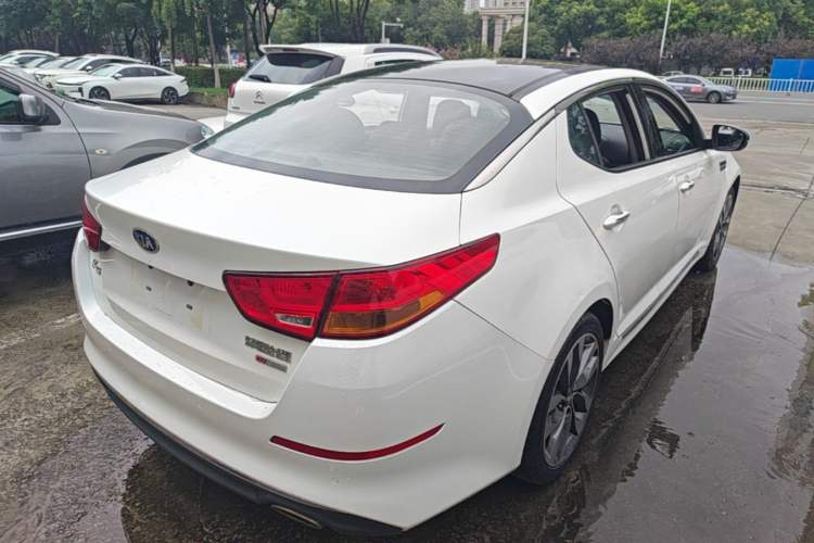 Used Kia K5 2014 2.0L Automatic LUXURY Rear Right 45 Deg