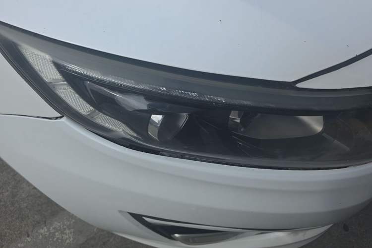 Used Kia K5 2014 2.0L Automatic LUXURY Right Front Headlight