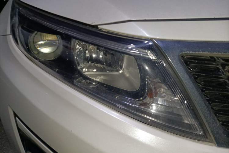 Used Kia K5 2014 2.0L Automatic GL Right Front Headlight
