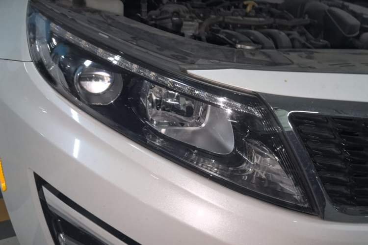 Used Kia K5 2014 2.0L Automatic LUXURY Right Front Headlight