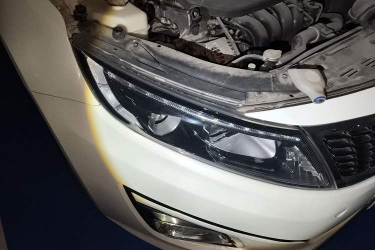 Used Kia K5 2014 2.0L Automatic LUXURY Right Front Headlight