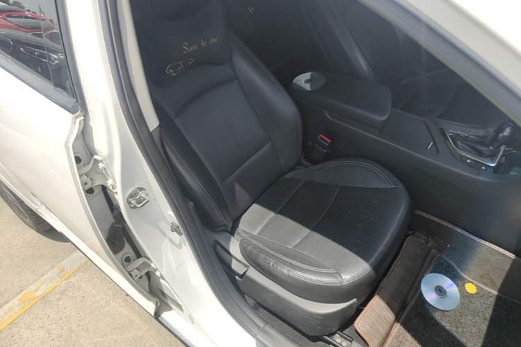 Used Kia K5 2014 2.0T Automatic T-PREMIUM Right Front Seat