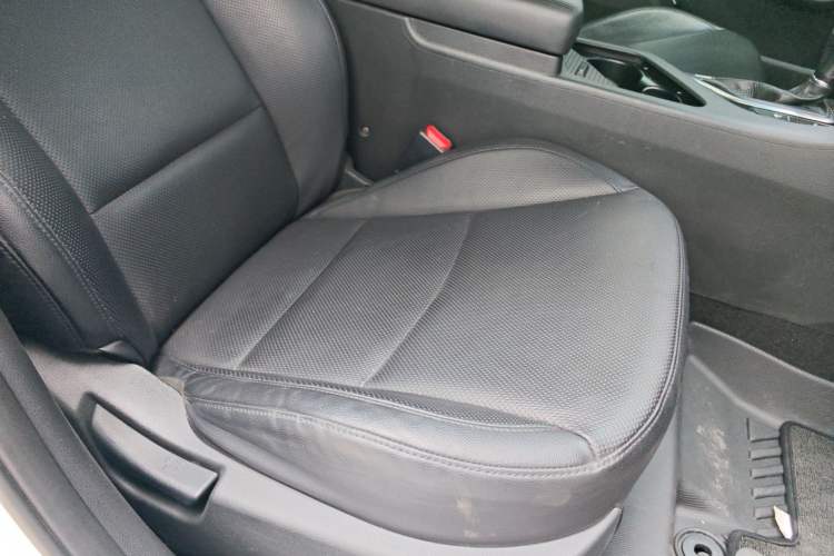 Used Kia K5 2014 2.0L Automatic LUXURY Right Front Seat