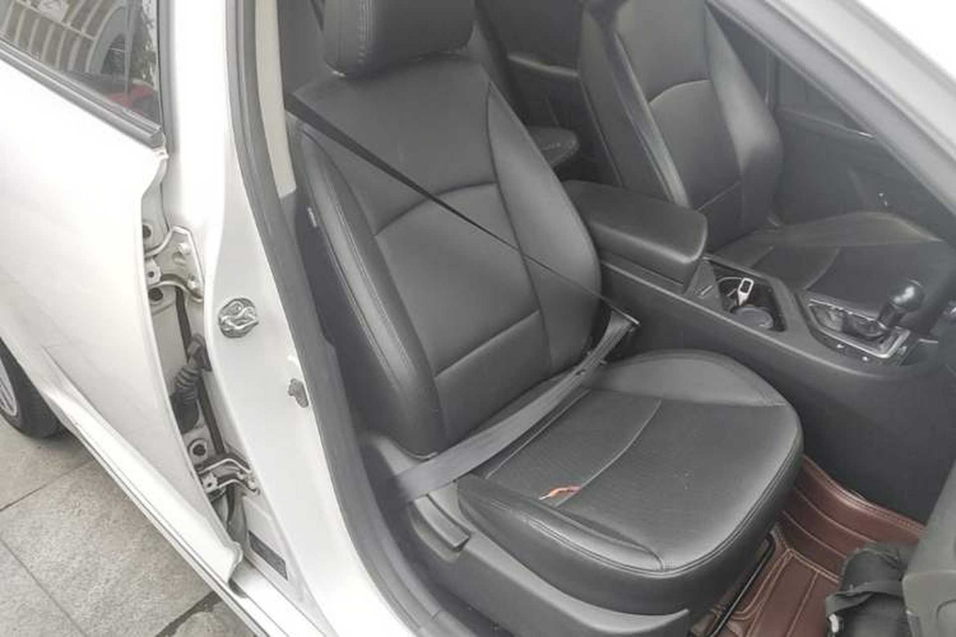 Used Kia K5 2014 2.0L Automatic LUXURY Right Front Seat