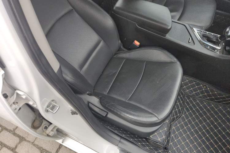 Used Kia K5 2014 2.0L Automatic LUXURY Right Front Seat