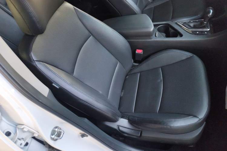Used Kia K5 2014 2.0L Automatic LUXURY Right Front Seat