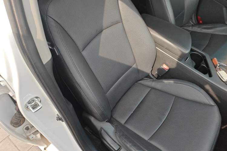 Used Kia K5 2014 2.0L Automatic LUXURY Right Front Seat