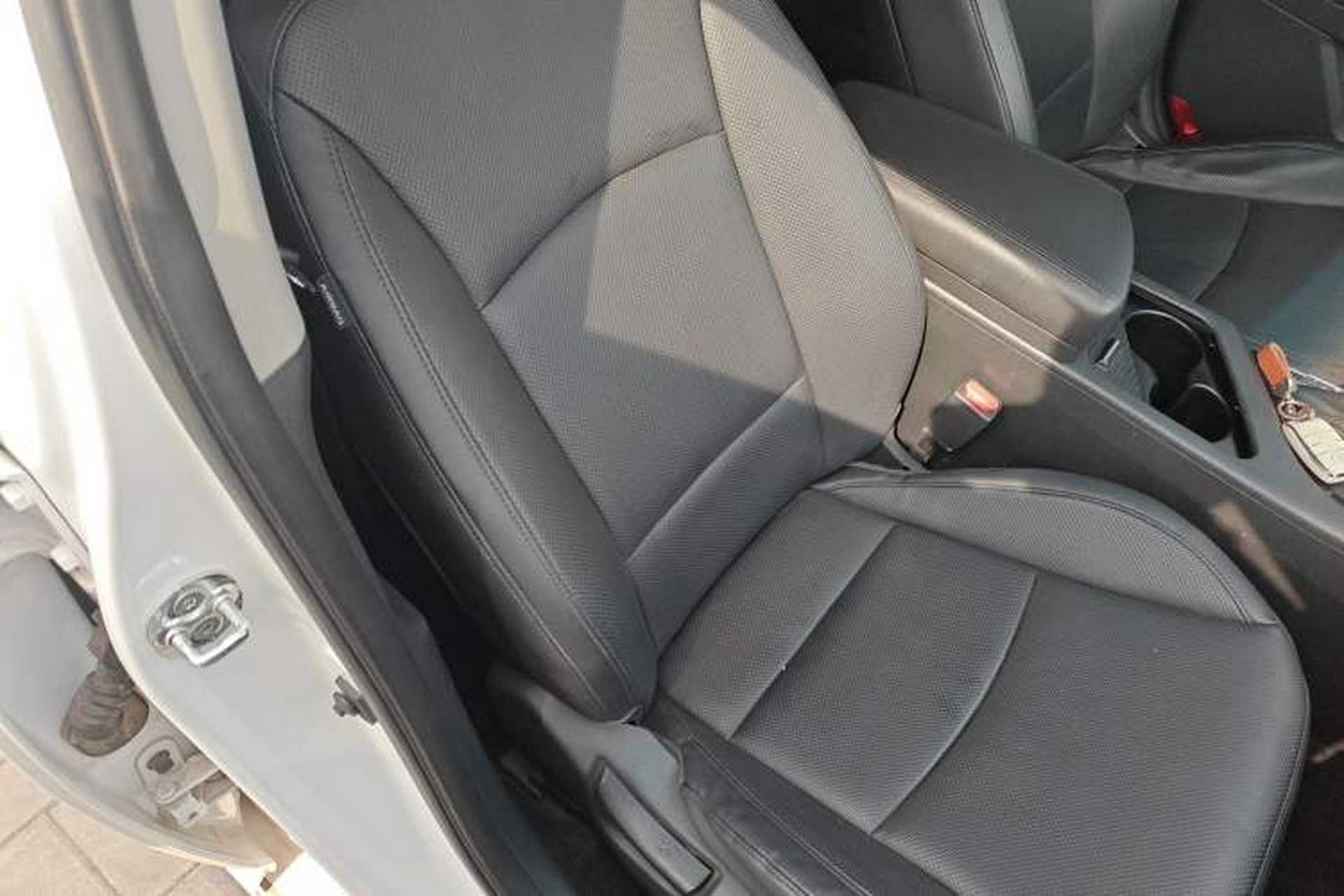 Used Kia K5 2014 2.0L Automatic LUXURY Right Front Seat
