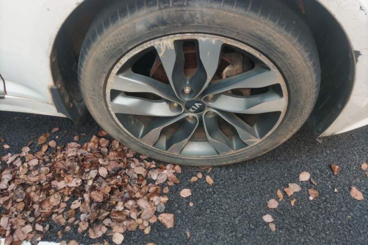 Used Kia K5 2014 2.0L Automatic LUXURY Right Front Wheel Hub