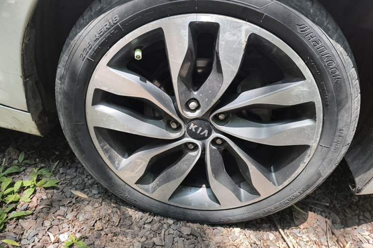 Used Kia K5 2014 2.0L Automatic LUXURY Right Front Wheel Hub