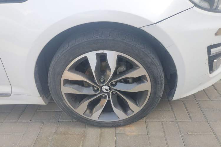 Used Kia K5 2014 2.0L Automatic LUXURY Right Front Wheel Hub