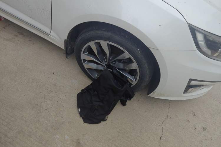 Used Kia K5 2014 2.0L Automatic LUXURY Right Front Wheel Hub