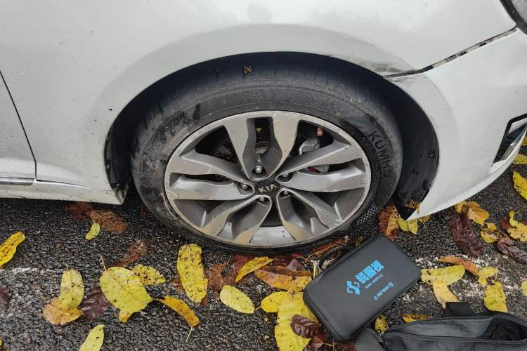 Used Kia K5 2014 2.0L Automatic LUXURY Right Front Wheel Hub