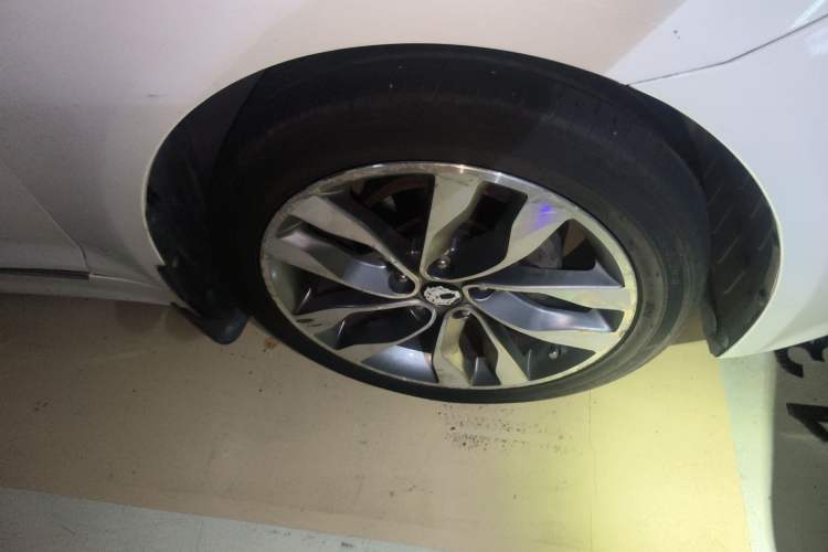 Used Kia K5 2014 2.0L Automatic LUXURY Right Front Wheel Hub