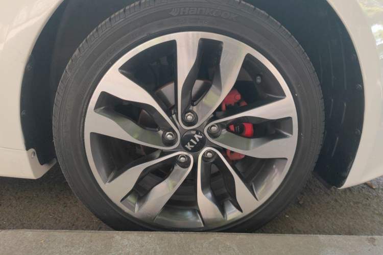 Used Kia K5 2014 2.0L Automatic LUXURY Right Front Wheel Hub