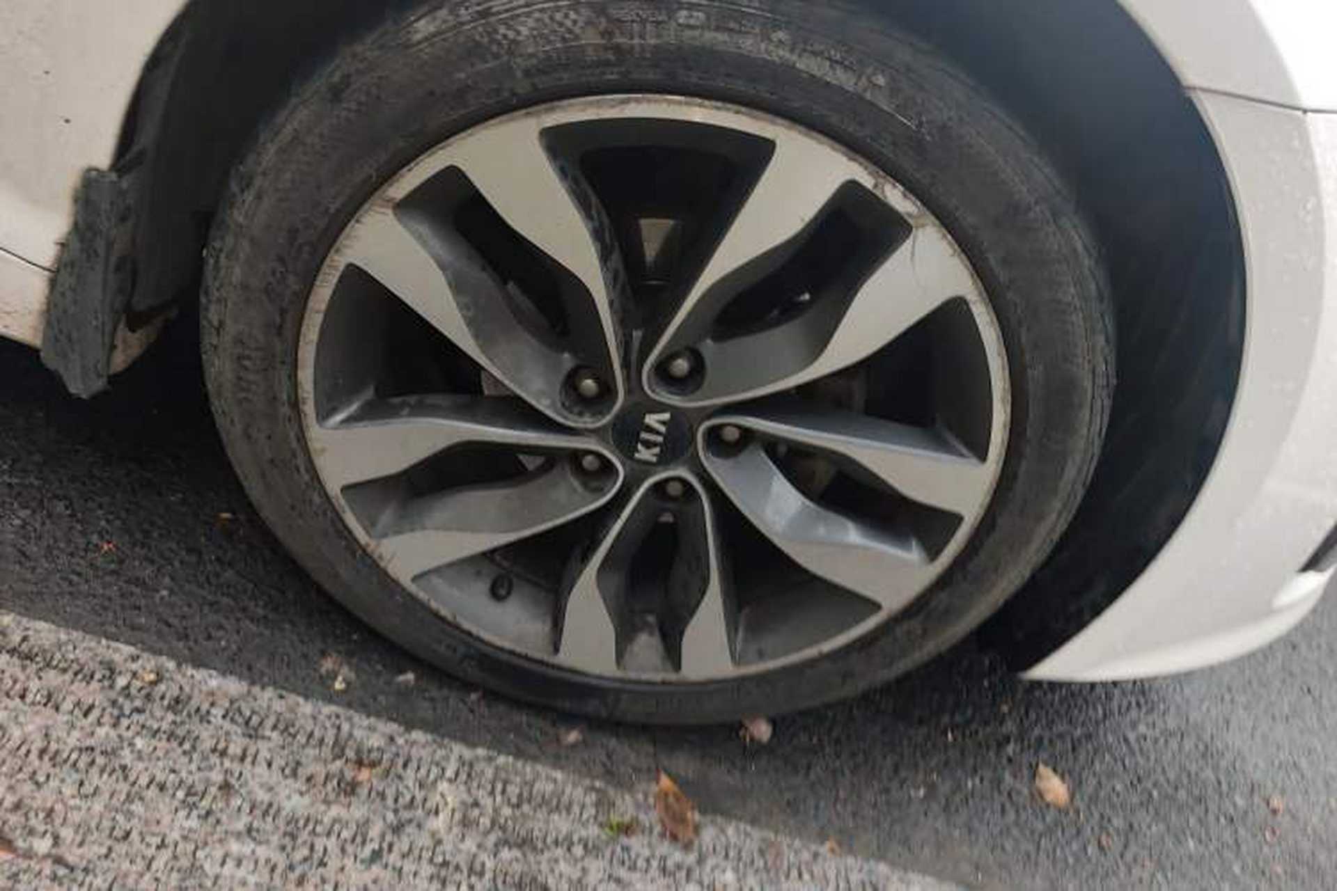 Used Kia K5 2014 2.0L Automatic LUXURY Right Front Wheel Hub