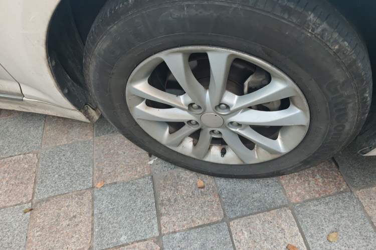 Used Kia K5 2014 2.0L Automatic GL Right Front Wheel Hub