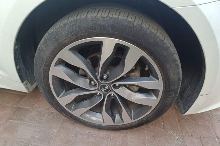 Used Kia K5 2014 2.0L Automatic LUXURY Right Front Wheel Hub