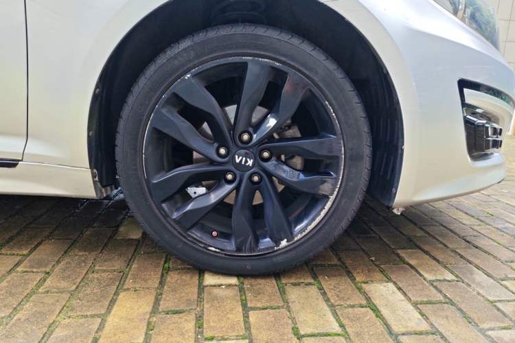 Used Kia K5 2014 2.0L Automatic LUXURY Right Front Wheel Hub
