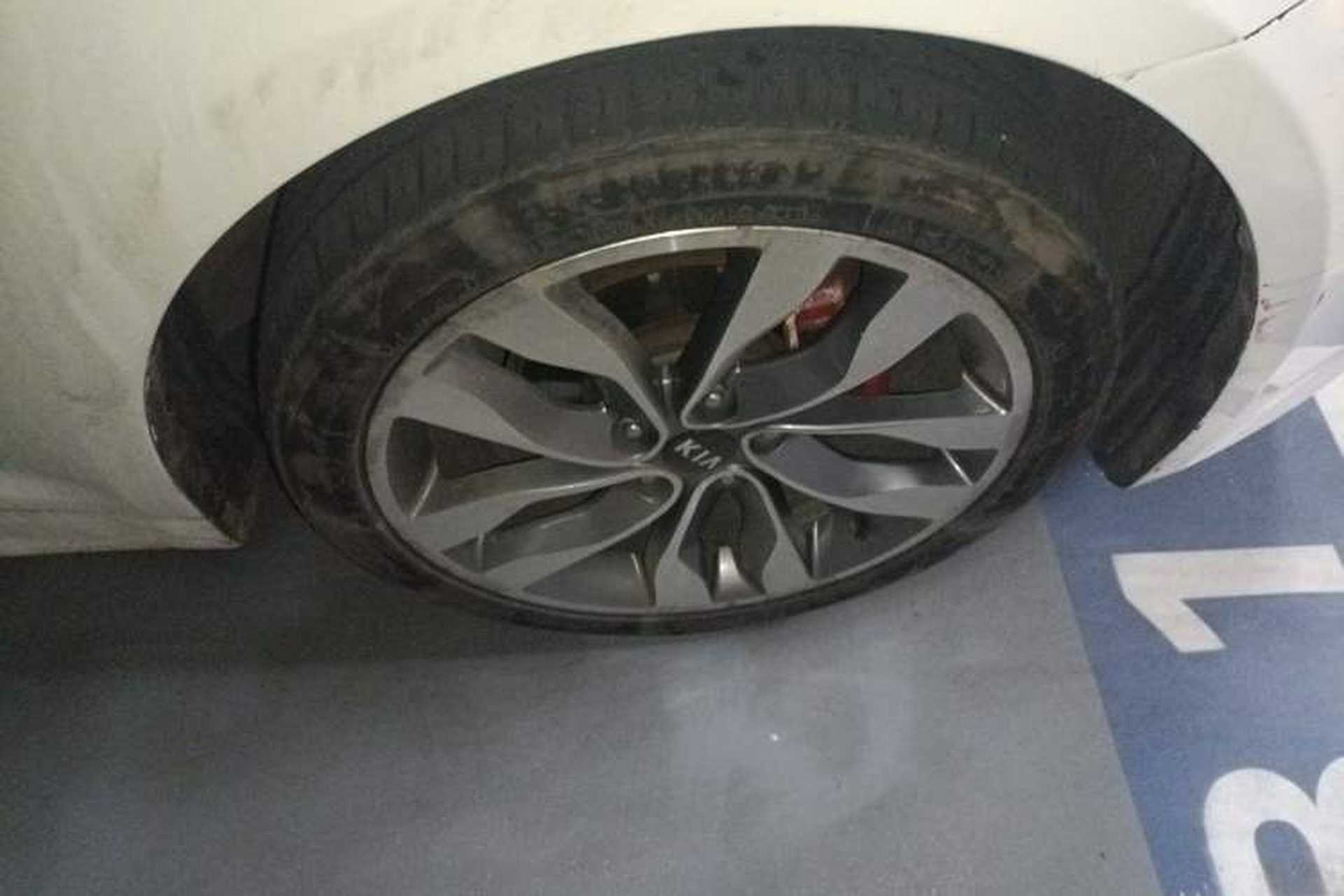 Used Kia K5 2014 2.0L Automatic LUXURY Right Front Wheel Hub