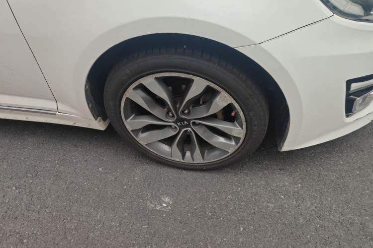 Used Kia K5 2014 2.0L Automatic LUXURY Right Front Wheel Hub