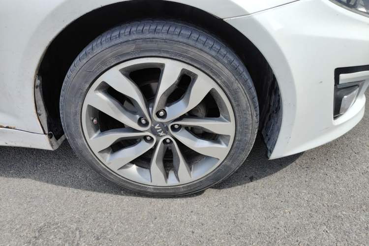 Used Kia K5 2014 2.0L Automatic LUXURY Right Front Wheel Hub