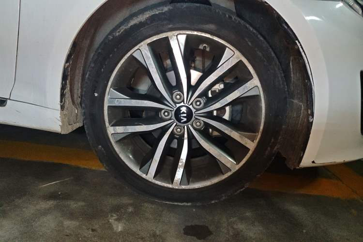 Used Kia K5 2014 2.0T Automatic T-PREMIUM Right Front Wheel Hub