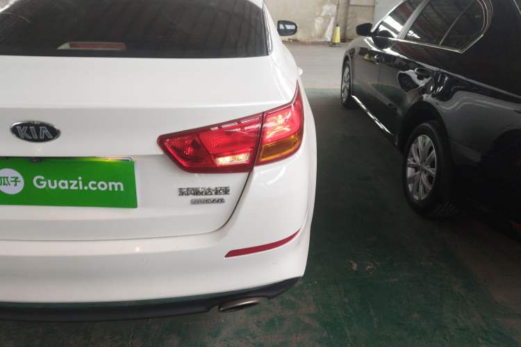 Used Kia K5 2014 2.0L Automatic GL Right Rear Taillight