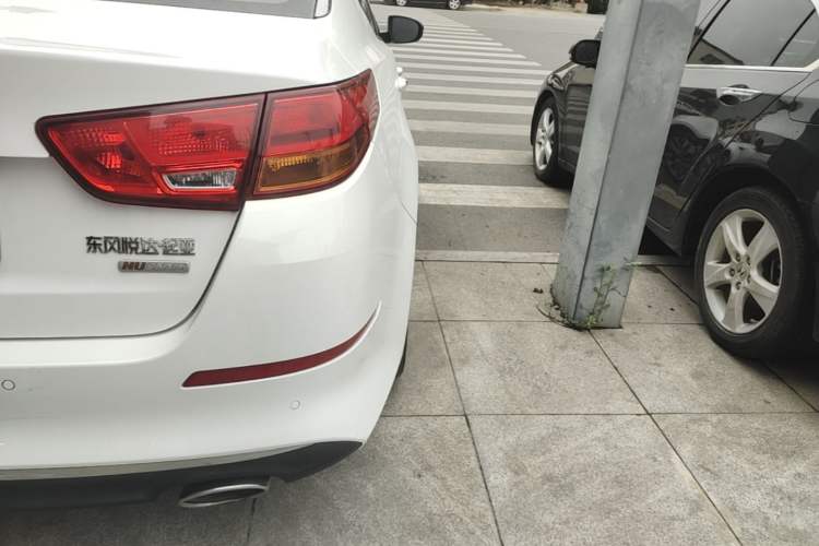 Used Kia K5 2014 2.0L Automatic LUXURY Right Rear Taillight