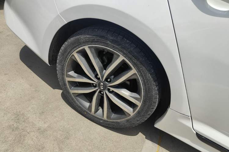 Used Kia K5 2014 2.0T Automatic T-PREMIUM Right Rear Wheel Hub