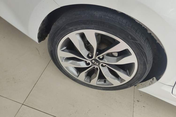 Used Kia K5 2014 2.0L Automatic LUXURY Right Rear Wheel Hub