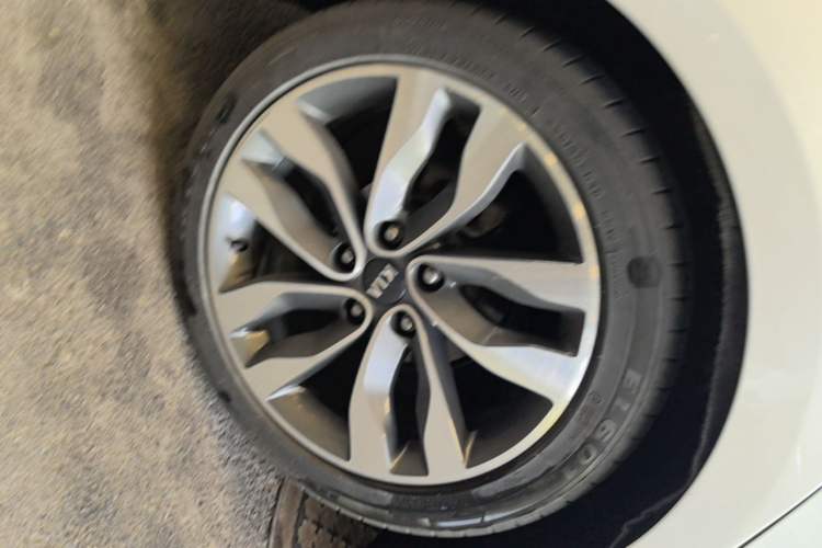 Used Kia K5 2014 2.0L Automatic LUXURY Right Rear Wheel Hub