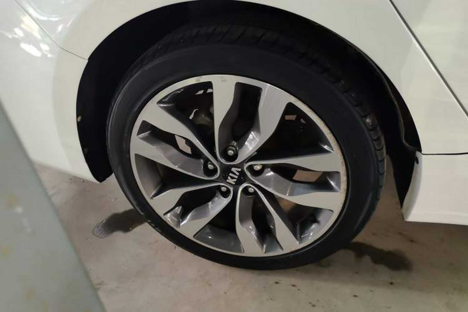 Used Kia K5 2014 2.0L Automatic LUXURY Right Rear Wheel Hub