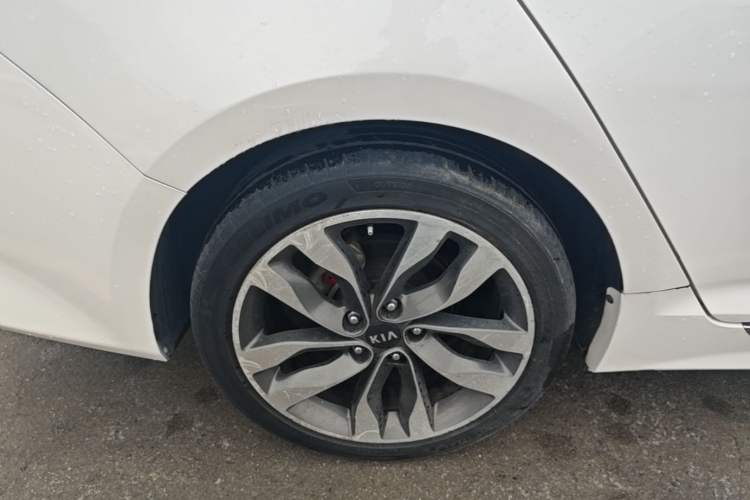 Used Kia K5 2014 2.0L Automatic LUXURY Right Rear Wheel Hub
