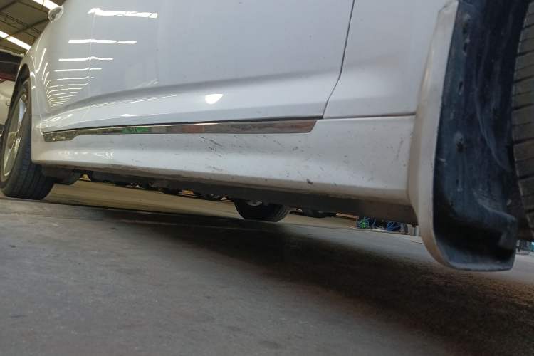 Used Kia K5 2014 2.0L Manual GL Right Side Sill