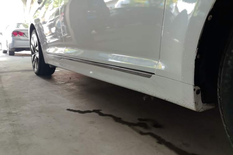 Used Kia K5 2014 2.0L Automatic LUXURY Right Side Sill