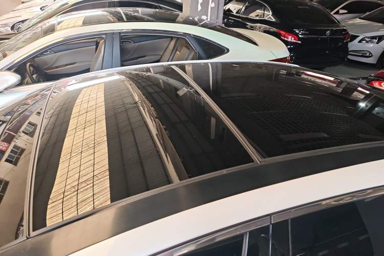 Used Kia K5 2014 2.0L Automatic LUXURY Roof