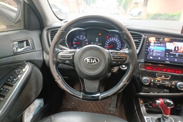 Used Kia K5 2014 2.0L Automatic LUXURY Steering Wheel