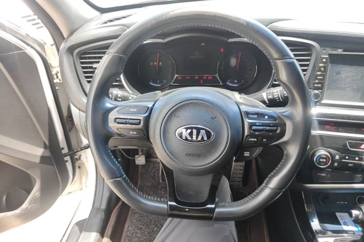 Used Kia K5 2014 2.0T Automatic T-PREMIUM Steering Wheel
