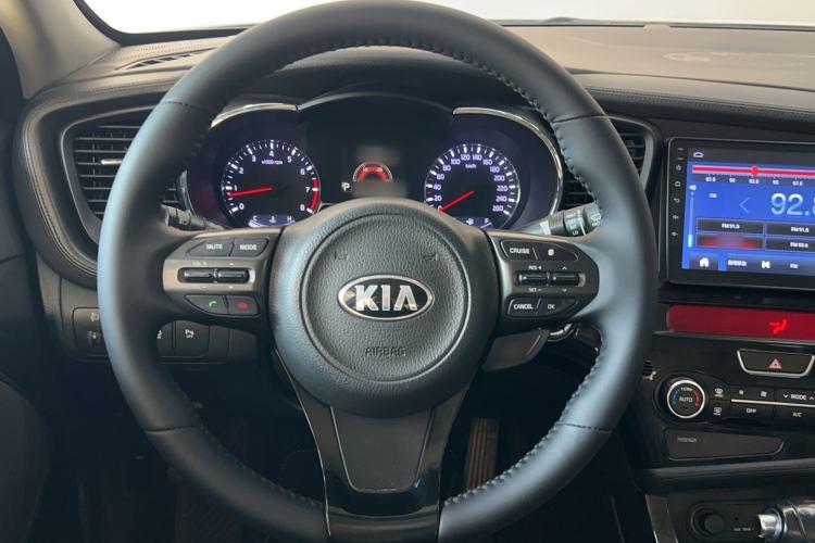 Used Kia K5 2014 2.0L Automatic LUXURY Steering Wheel