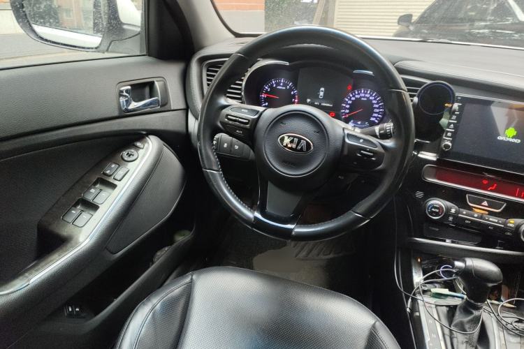 Used Kia K5 2014 2.0L Automatic LUXURY Steering Wheel