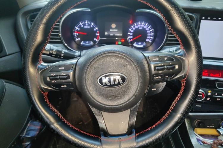 Used Kia K5 2014 2.0L Automatic LUXURY Steering Wheel