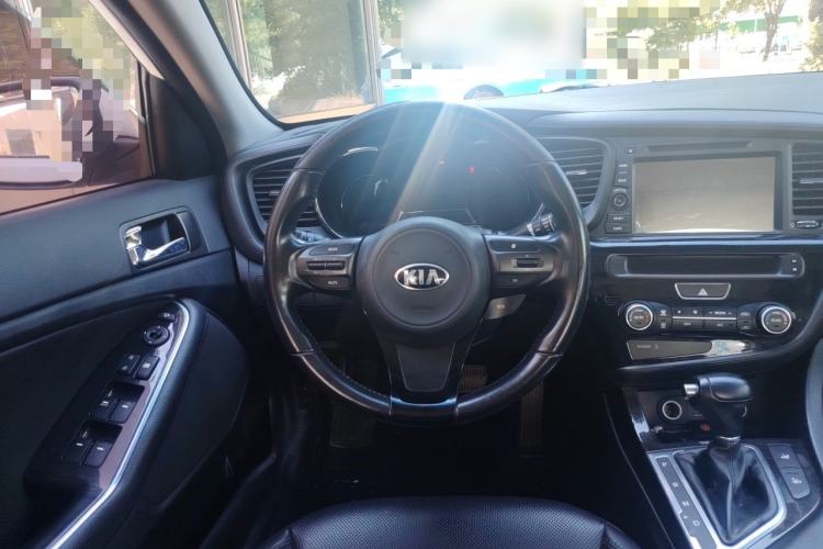 Used Kia K5 2014 2.0L Automatic LUXURY Steering Wheel