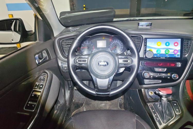 Used Kia K5 2014 2.0L Automatic LUXURY Steering Wheel