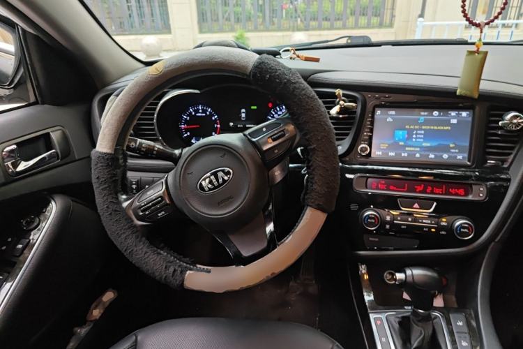 Used Kia K5 2014 2.0L Automatic LUXURY Steering Wheel