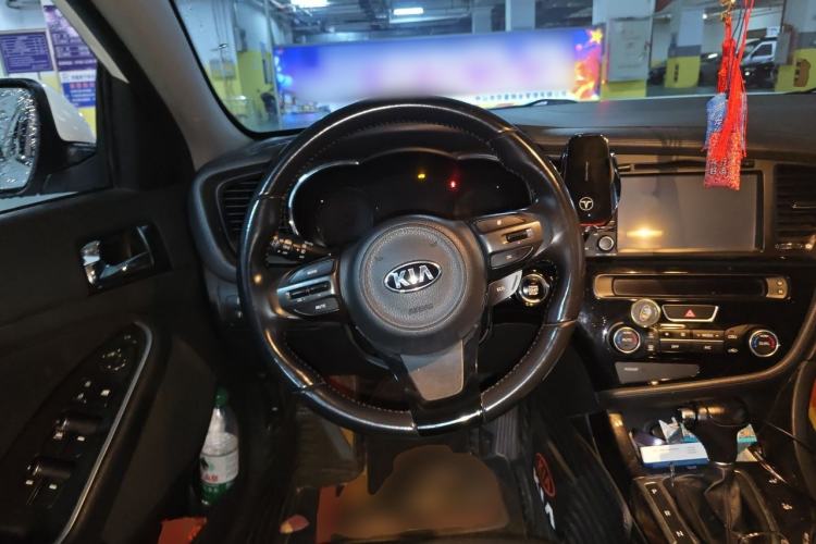 Used Kia K5 2014 2.0L Automatic LUXURY Steering Wheel