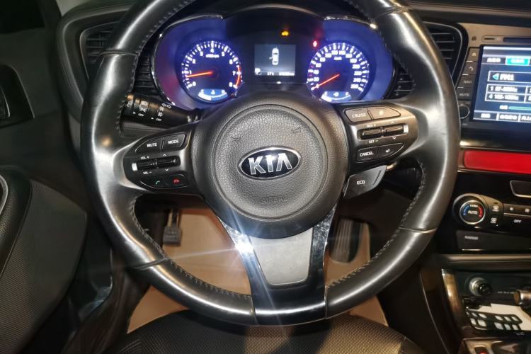 Used Kia K5 2014 2.0L Automatic LUXURY Steering Wheel