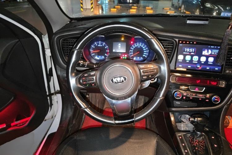 Used Kia K5 2014 2.0L Automatic LUXURY Steering Wheel